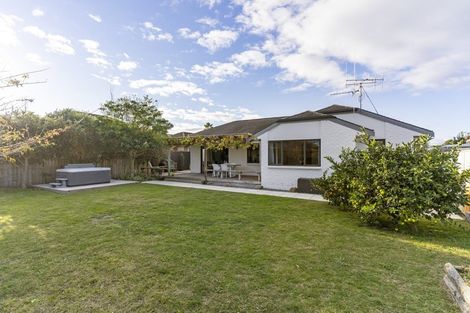 Photo of property in 22 Wairakei Avenue, Papamoa Beach, Papamoa, 3118