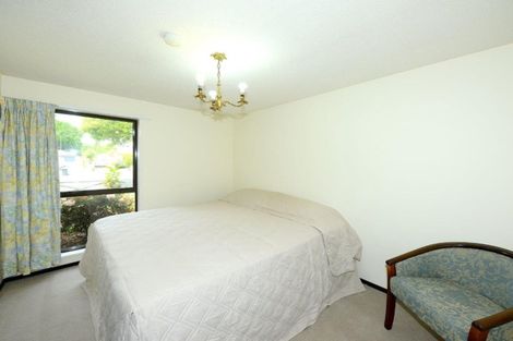 Photo of property in 2 Harkness Place, Avonhead, Christchurch, 8042