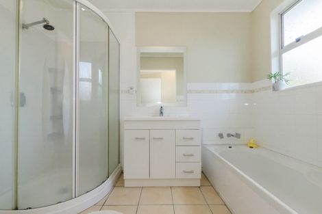 Photo of property in 3a Arthur Grove, Waikanae, 5036