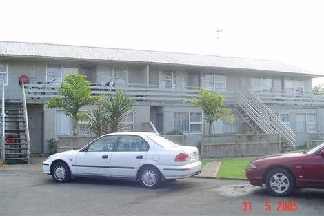 Photo of property in 2/5 Tralee Place, Hillcrest, Hamilton, 3216