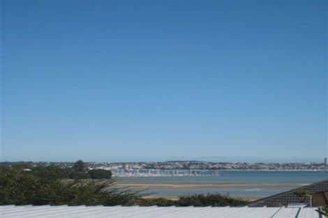 Photo of property in 2/84 Jutland Road, Hauraki, Auckland, 0622