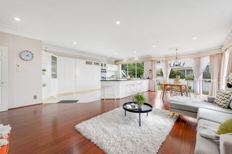 Photo of property in 35 Mccahill Views, Botany Downs, Auckland, 2010