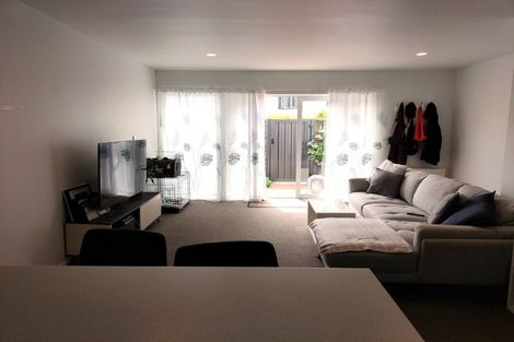 Photo of property in 93k Mays Road, Onehunga, Auckland, 1061