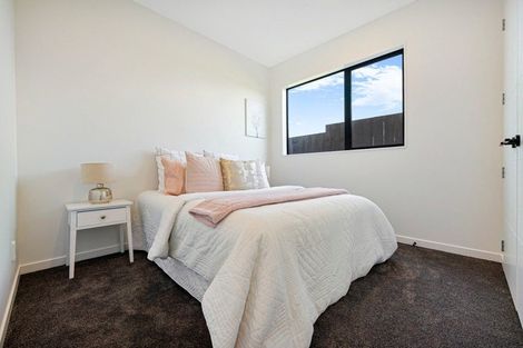 Photo of property in 6 Pineview Drive, Rosehill, Papakura, 2113