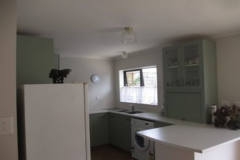 Photo of property in 17 Douglas Street, Levin, 5510