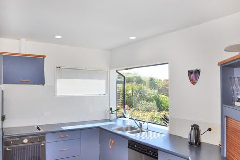 Photo of property in 16 Barrier View Road, Leigh, 0985