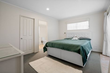 Photo of property in 79 Longford Park Drive, Takanini, 2112