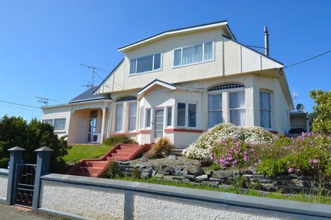 Photo of property in 252 Marine Parade, Bluff, 9814