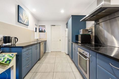 Photo of property in 3 Ebanjane Way, Clendon Park, Auckland, 2103