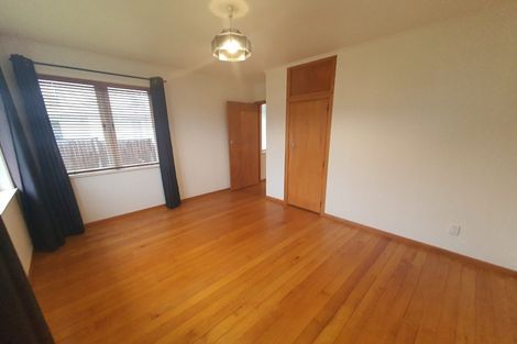 Photo of property in 12 Cron Avenue, Te Atatu South, Auckland, 0610