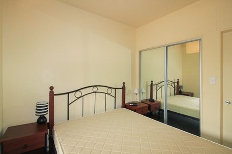 Photo of property in Atrium Towers, 6q/154 The Terrace, Wellington Central, Wellington, 6011