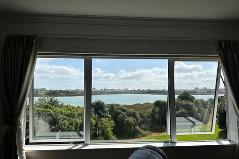 Photo of property in 1 Iwinuku Crescent, Wattle Downs, Auckland, 2103