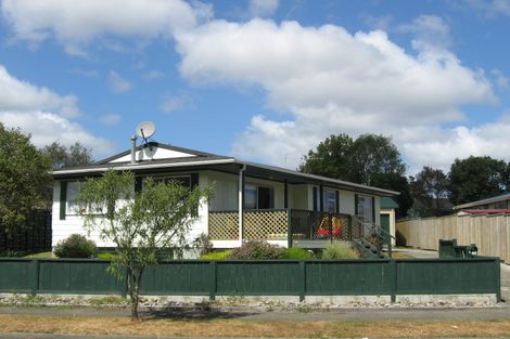 Photo of property in 40 Hartford Crescent, Totara Park, Upper Hutt, 5018