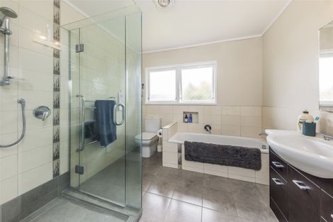 Photo of property in 43a Youngs Road, Papakura, 2110