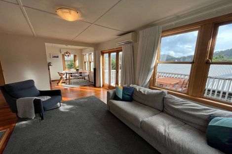 Photo of property in 7 Montgomery Avenue, Karori, Wellington, 6012