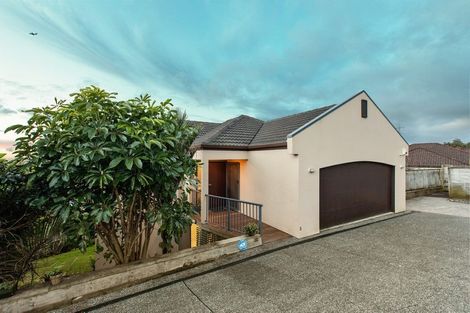 Photo of property in 132 Redoubt Road, Goodwood Heights, Auckland, 2105