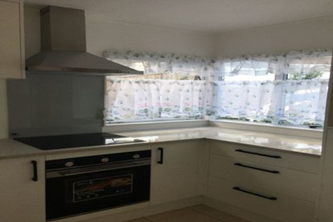 Photo of property in 2/70 Seaview Road, Glenfield, Auckland, 0629