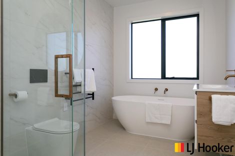 Photo of property in 32 Okaia Drive, Kinloch, Taupo, 3377