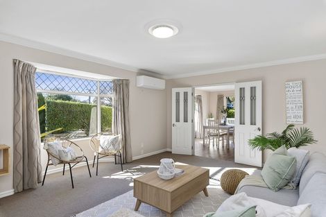 Photo of property in 10 Tiromoana Road, Raumati South, Paraparaumu, 5032