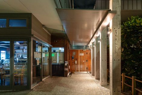 Photo of property in Patent 326 Apartments, 212s/326 Evans Bay Parade, Hataitai, Wellington, 6021