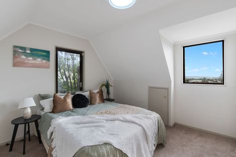 Photo of property in 2/67 West Coast Road, Glen Eden, Auckland, 0602