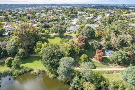 Photo of property in 106 Great North Road, Saint Johns Hill, Whanganui, 4500