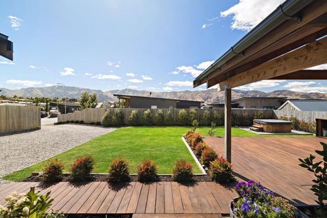 Photo of property in 19 Pennycook Place, Lake Hawea, Wanaka, 9382