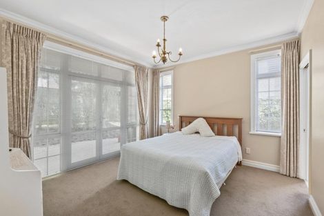 Photo of property in 104 Kitchener Road, Milford, Auckland, 0620