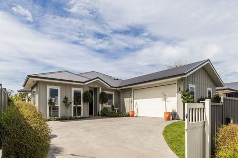 Photo of property in 19 Grooby Place, Havelock North, 4130