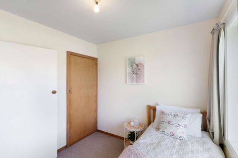 Photo of property in 77 Farquhars Road, Redwood, Christchurch, 8051