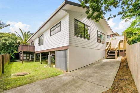 Photo of property in 2/28 Royal Road, Massey, Auckland, 0614