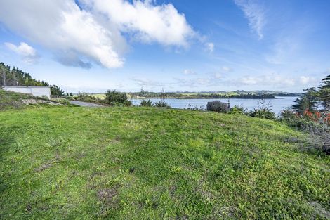 Photo of property in 17 Dem Road, Pahi, Paparoa, 0571