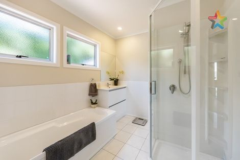 Photo of property in 121 Tirohanga Road, Tirohanga, Lower Hutt, 5010