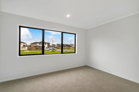 Photo of property in 4d Nohoanga Road, Karaka, Papakura, 2113