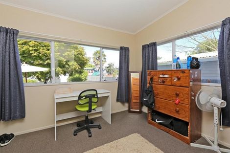 Photo of property in 605 Grove Road, Mayfair, Hastings, 4122