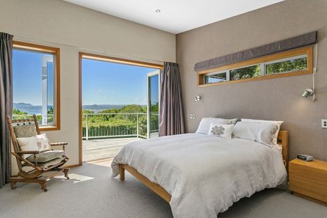 Photo of property in 10 Cameron Drive, Acacia Bay, Taupo, 3385