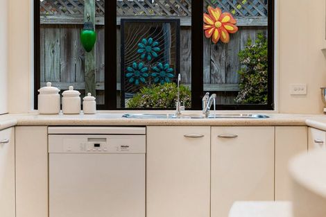 Photo of property in 37 Starlight Cove, Hobsonville, Auckland, 0618