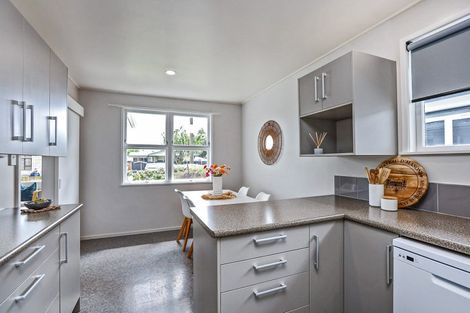 Photo of property in 42 Upham Street, Havelock North, 4130