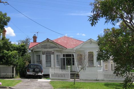 Photo of property in 25 Kiwi Road, Stanley Point, Auckland, 0624