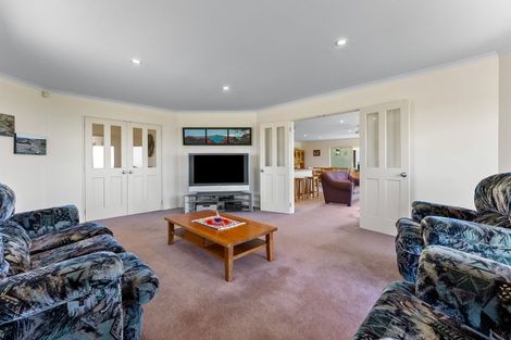 Photo of property in 107 Fuller Road, South Head, Helensville, 0874