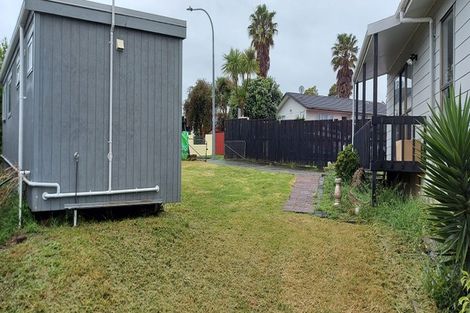 Photo of property in 5 Iris Place, Clendon Park, Auckland, 2103