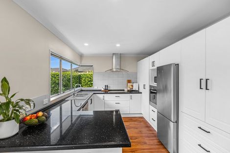 Photo of property in 34 Popata Close, Papamoa Beach, Papamoa, 3118