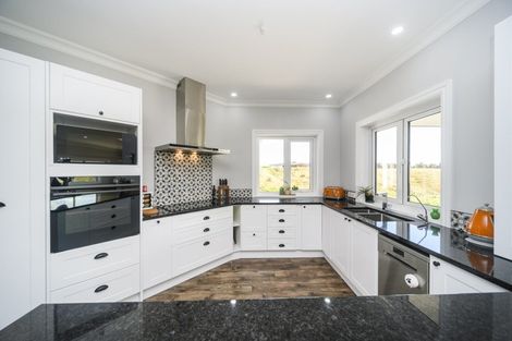 Photo of property in 52 Highland View Drive, Tokomaru, Palmerston North, 4474