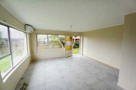 Photo of property in 277 Massey Road, Mangere East, Auckland, 2024