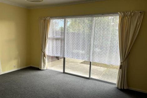 Photo of property in 210 Memorial Avenue, Burnside, Christchurch, 8053