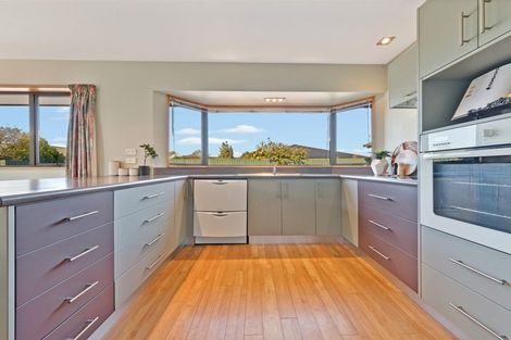 Photo of property in 2/7 Thicket Close, Redwood, Christchurch, 8051