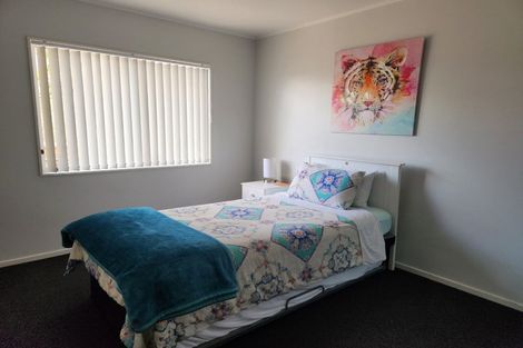 Photo of property in 2/11 Waterfront Road, Mangere Bridge, Auckland, 2022