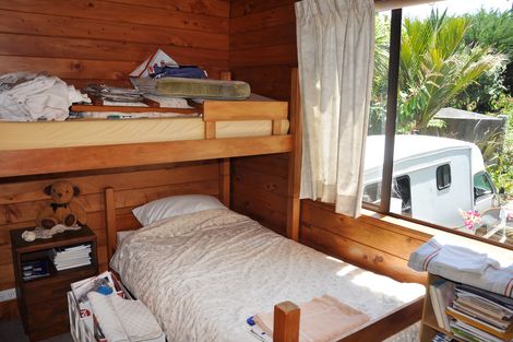 Photo of property in 4 Hillside Crescent, Leigh, 0985