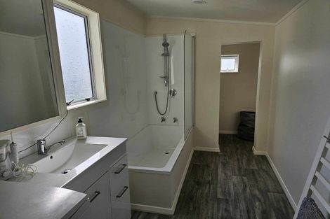 Photo of property in 33 Rangiora Street, Castlecliff, Whanganui, 4501