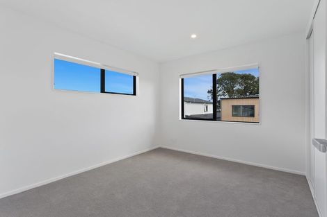 Photo of property in 77 Pepene Avenue, Takanini, Auckland, 2112